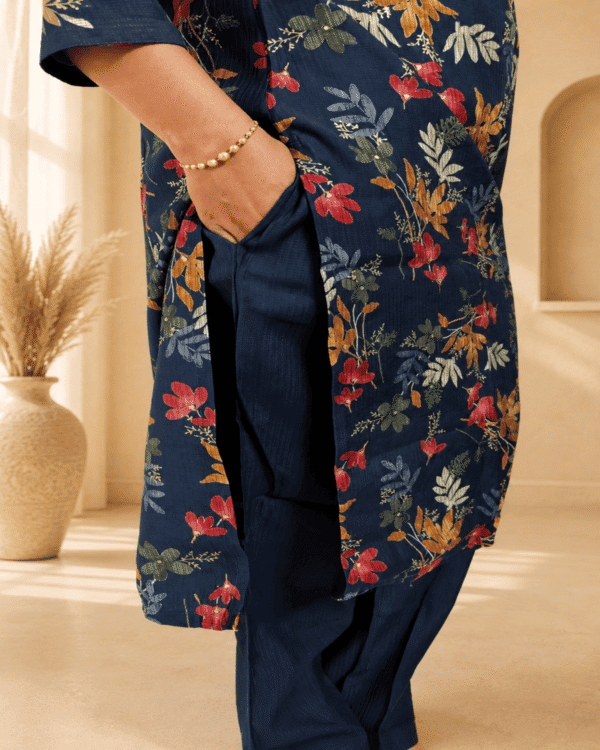 file_0000000023887207bf25ce0e1371001e Navy Blue Floral Printed Pattern Kurthi Set